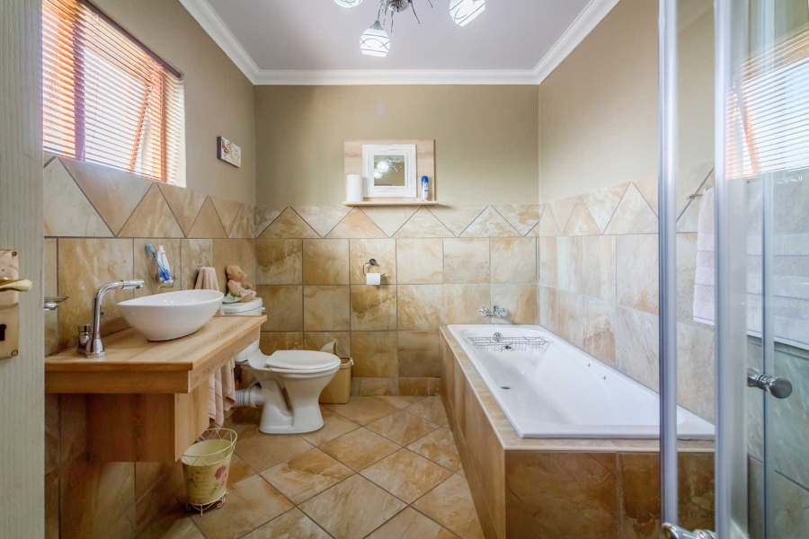 7 Bedroom Property for Sale in Morewag Free State